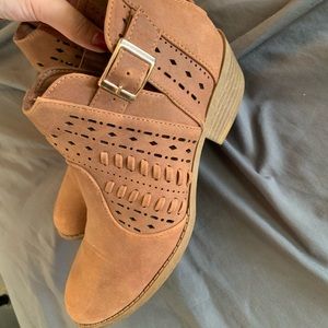 Size 7 ankle boots